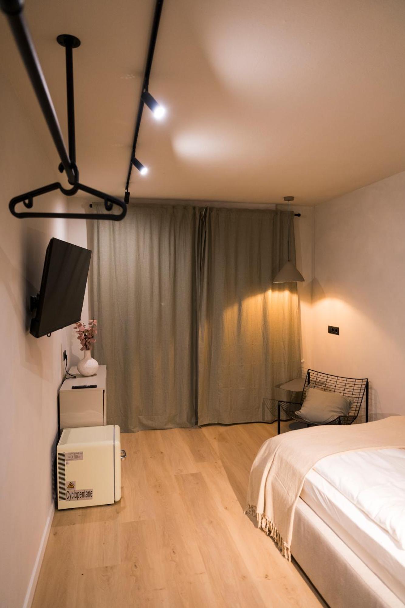 Hotel Weinhaus Kreuter Κόμπλεντς Εξωτερικό φωτογραφία