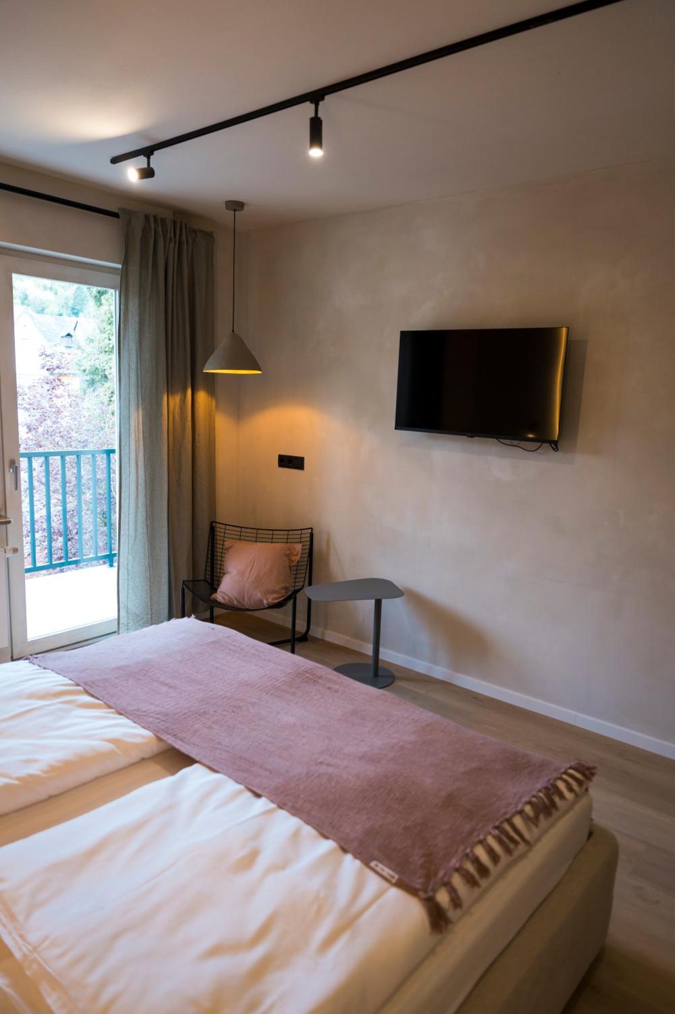 Hotel Weinhaus Kreuter Κόμπλεντς Εξωτερικό φωτογραφία