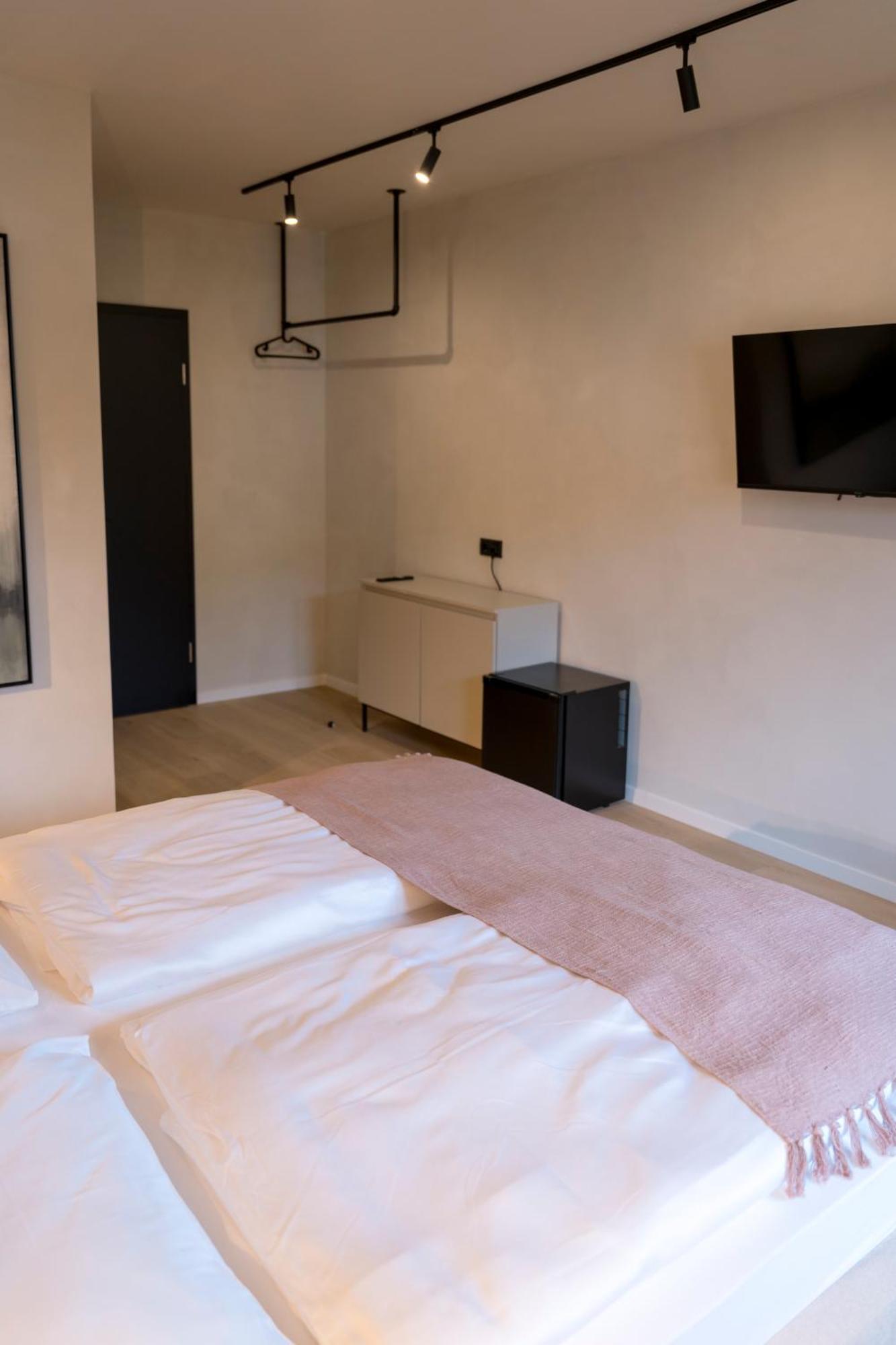Hotel Weinhaus Kreuter Κόμπλεντς Εξωτερικό φωτογραφία